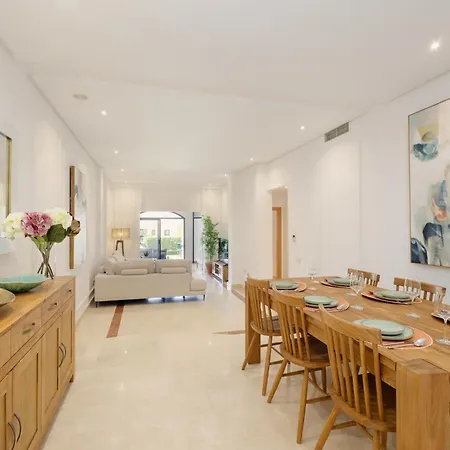Apartment 3 Bedroom Apartment, With Private Garden And Terrace, In Puerto Banus Marbella